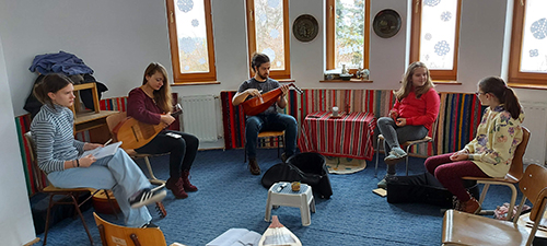 Koboz mesterkurzus Kollár-Apró Anna vezetésével